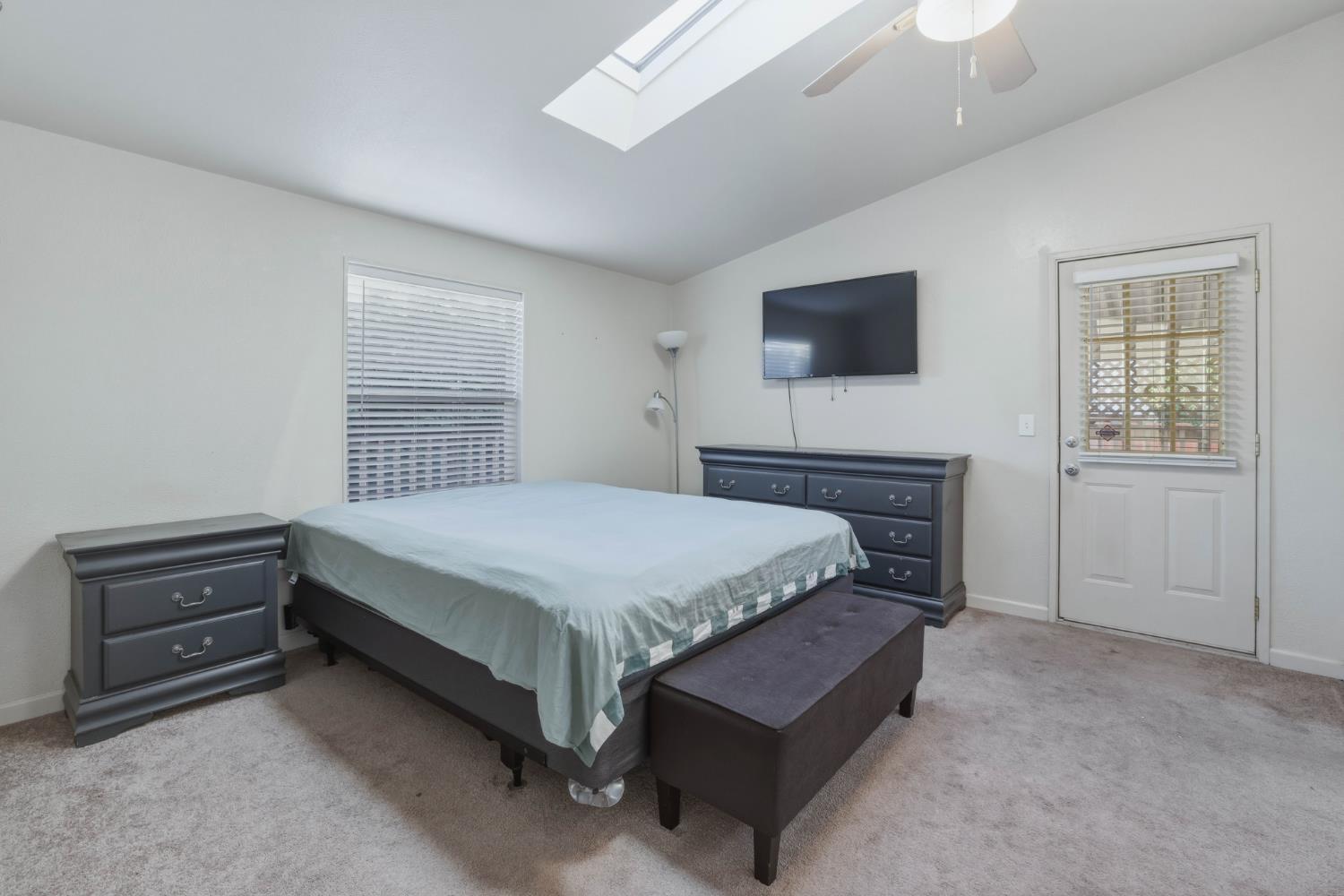1505 La Perla Dr, Modesto, CA 95357