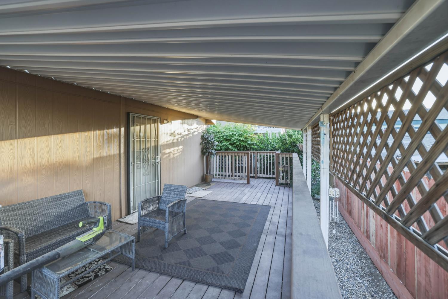 1505 La Perla Dr, Modesto, CA 95357