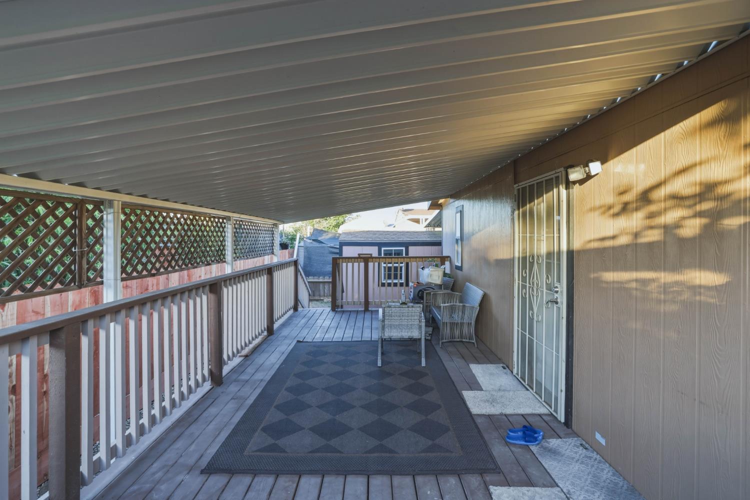 1505 La Perla Dr, Modesto, CA 95357