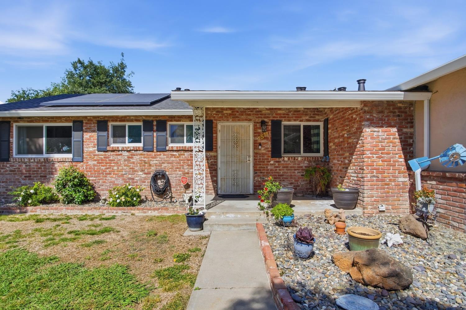 1511 Lorry Ave, Modesto, CA 95355