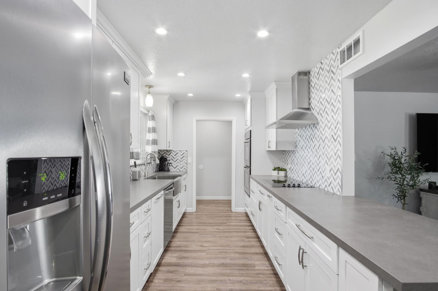 1511 Lorry Ave, Modesto, CA 95355