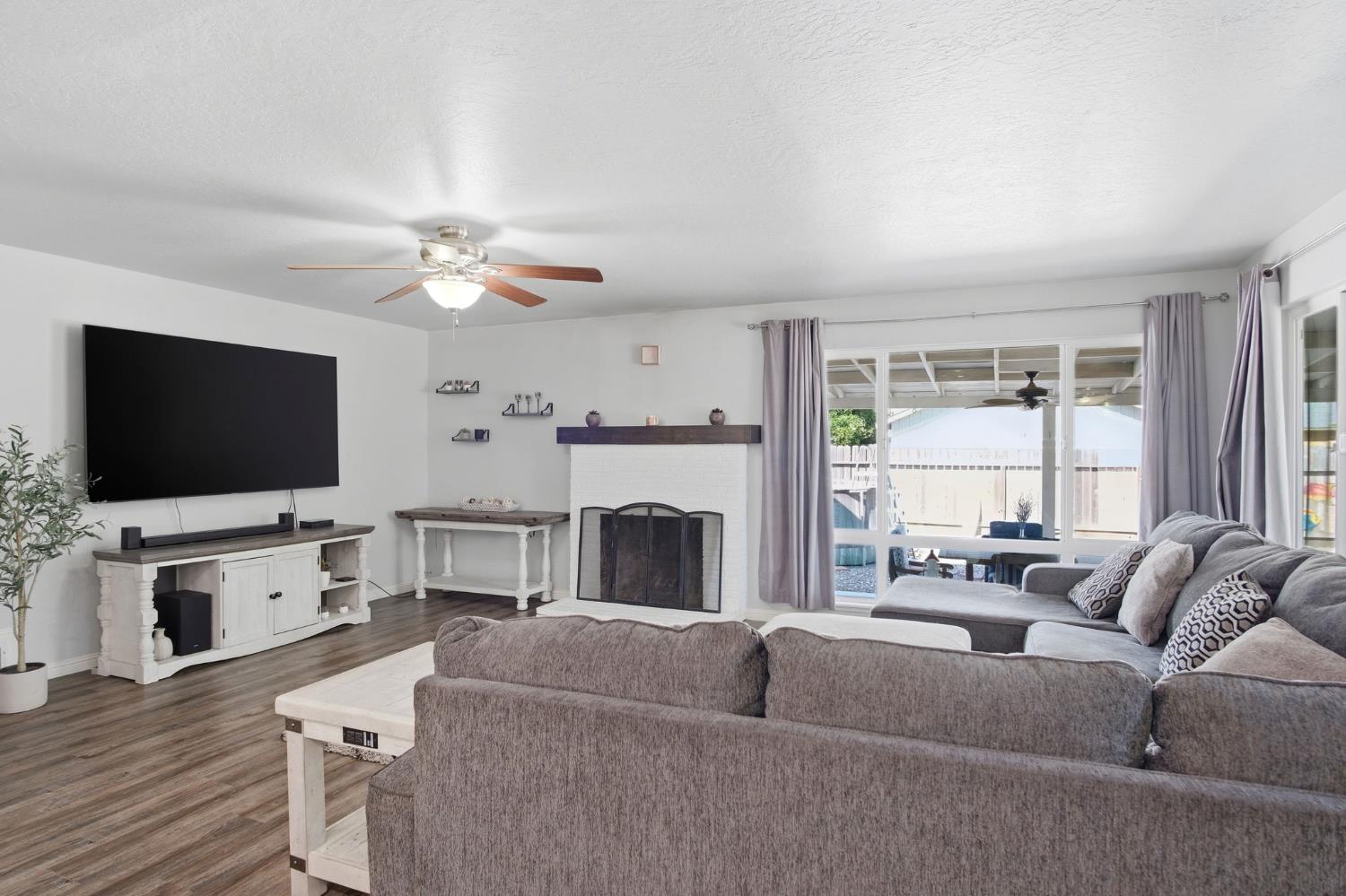 1511 Lorry Ave, Modesto, CA 95355