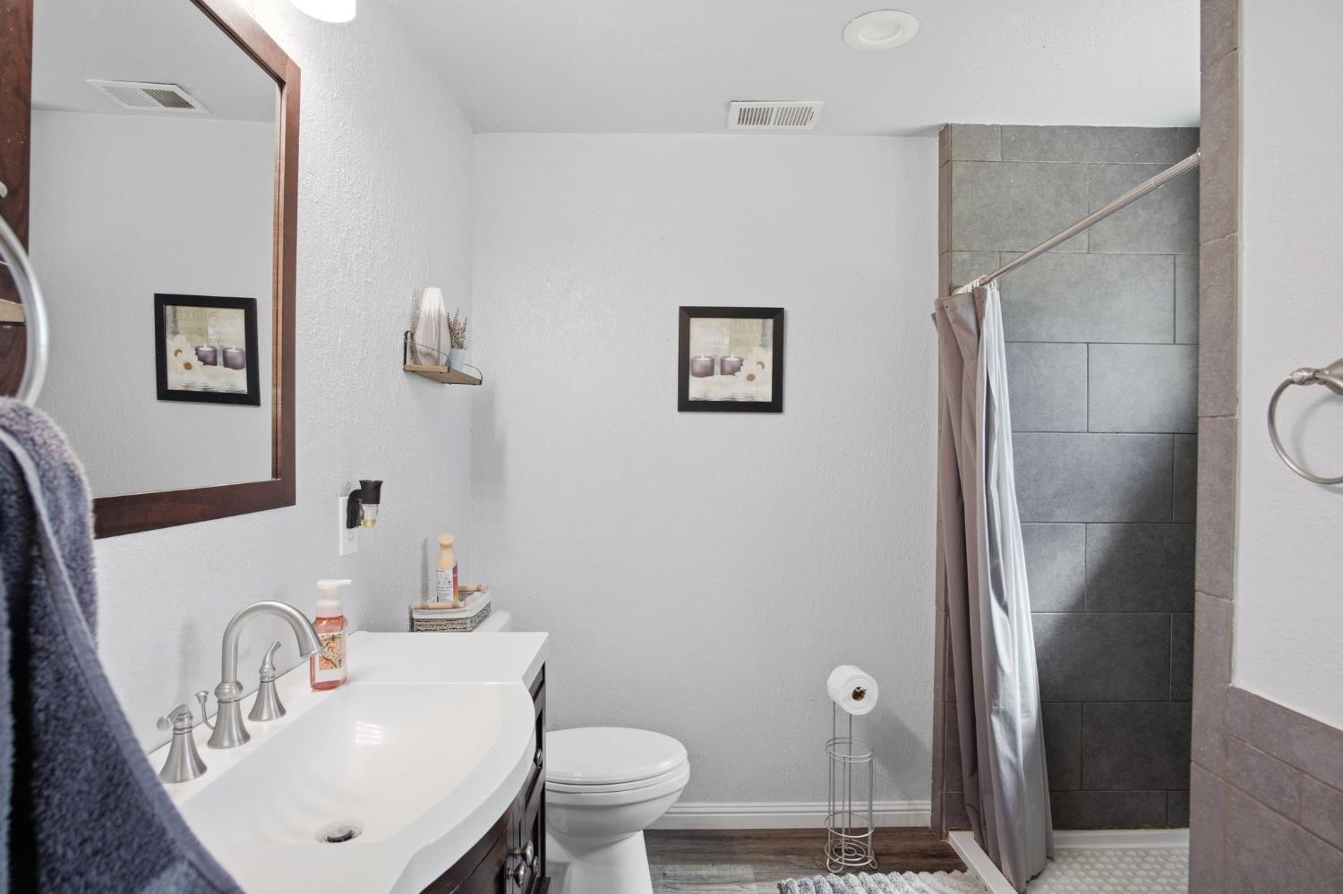 1511 Lorry Ave, Modesto, CA 95355