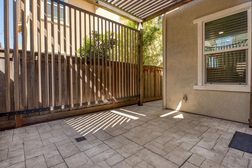 2228 Gallery Dr, Riverbank, CA 95367