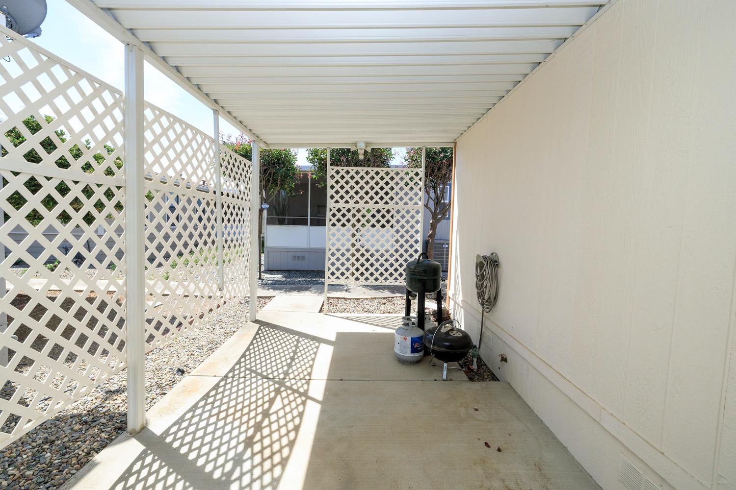 1500 Held Dr #43, Modesto, CA 95355