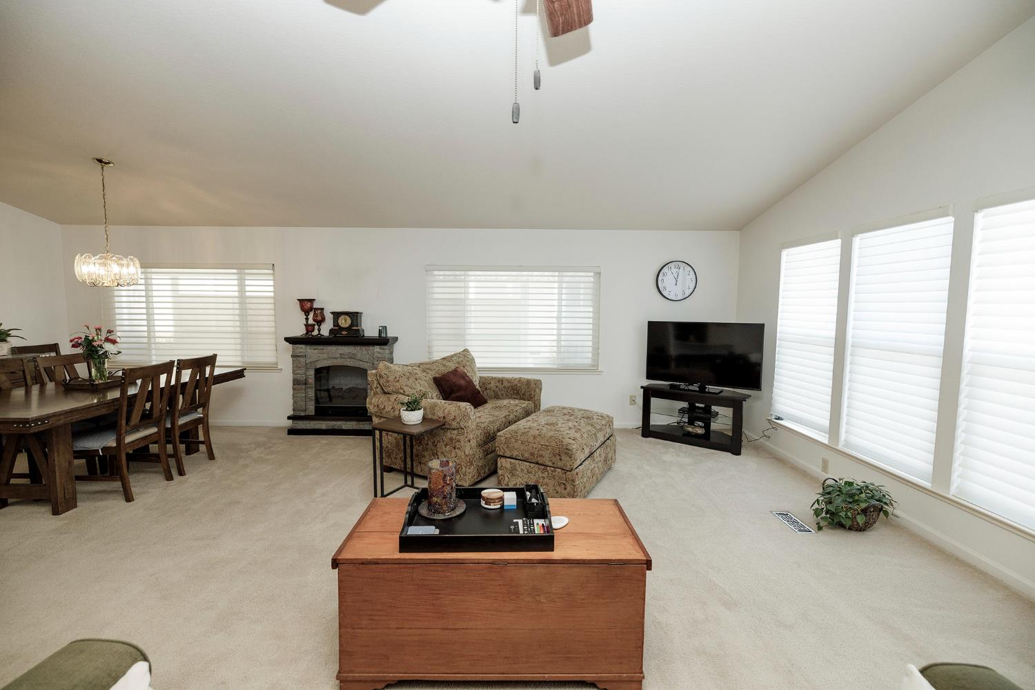 1500 Held Dr #43, Modesto, CA 95355