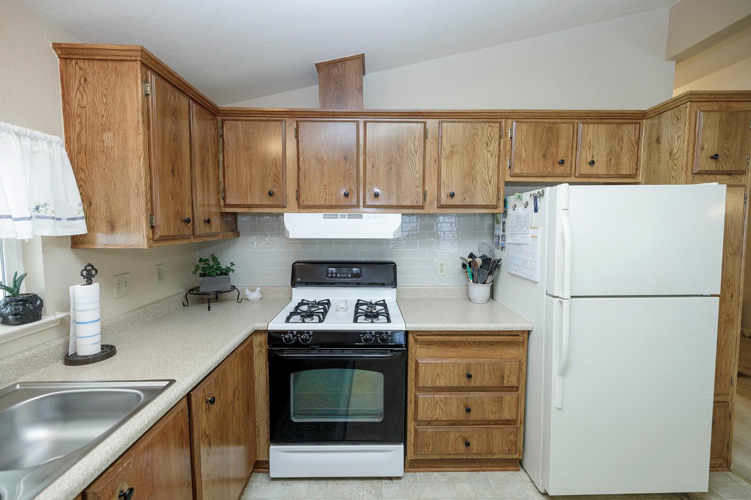 1500 Held Dr #43, Modesto, CA 95355