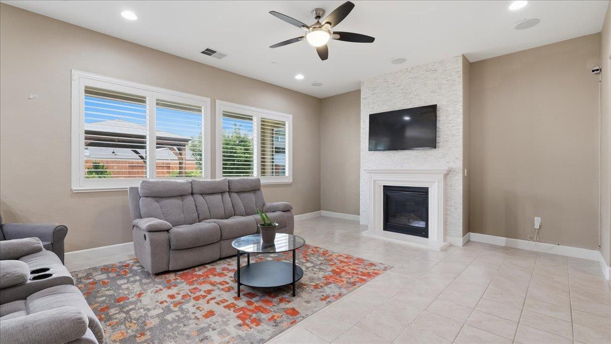 1958 Southwell Pl, Manteca, CA 95337