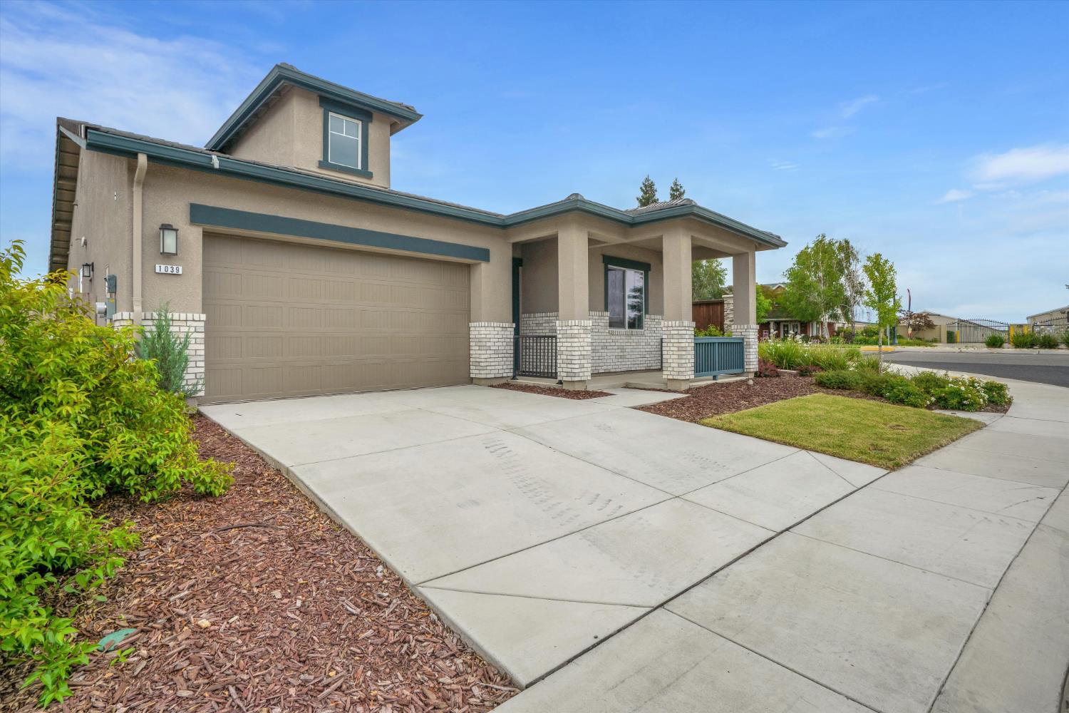 1039 Longview Dr, Oakdale, CA 95361