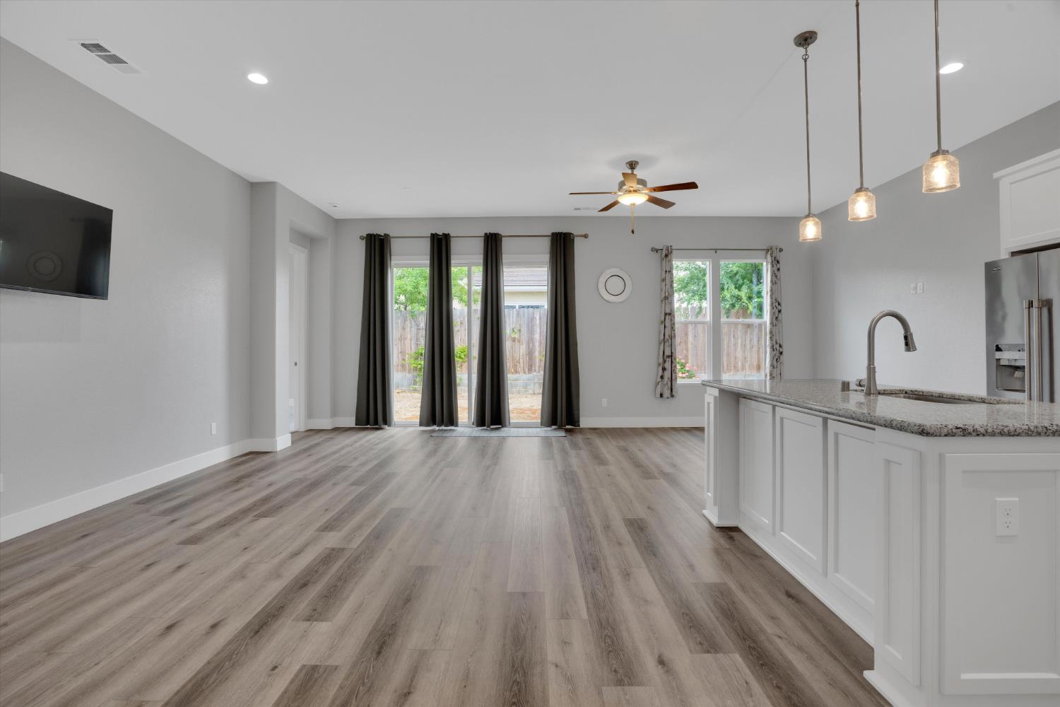 1039 Longview Dr, Oakdale, CA 95361
