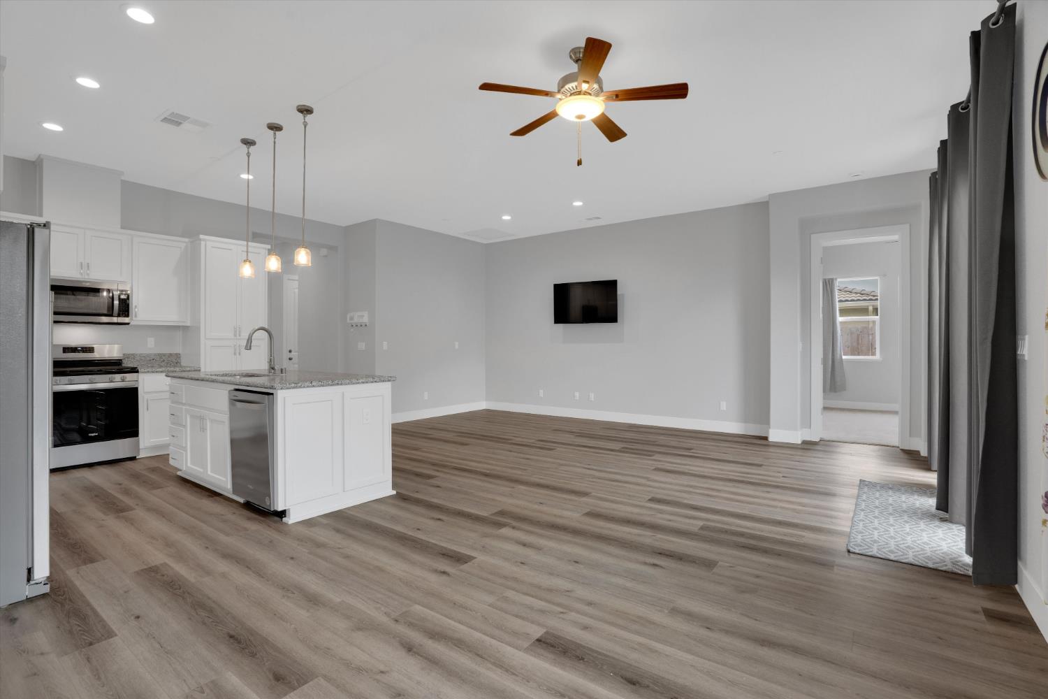 1039 Longview Dr, Oakdale, CA 95361