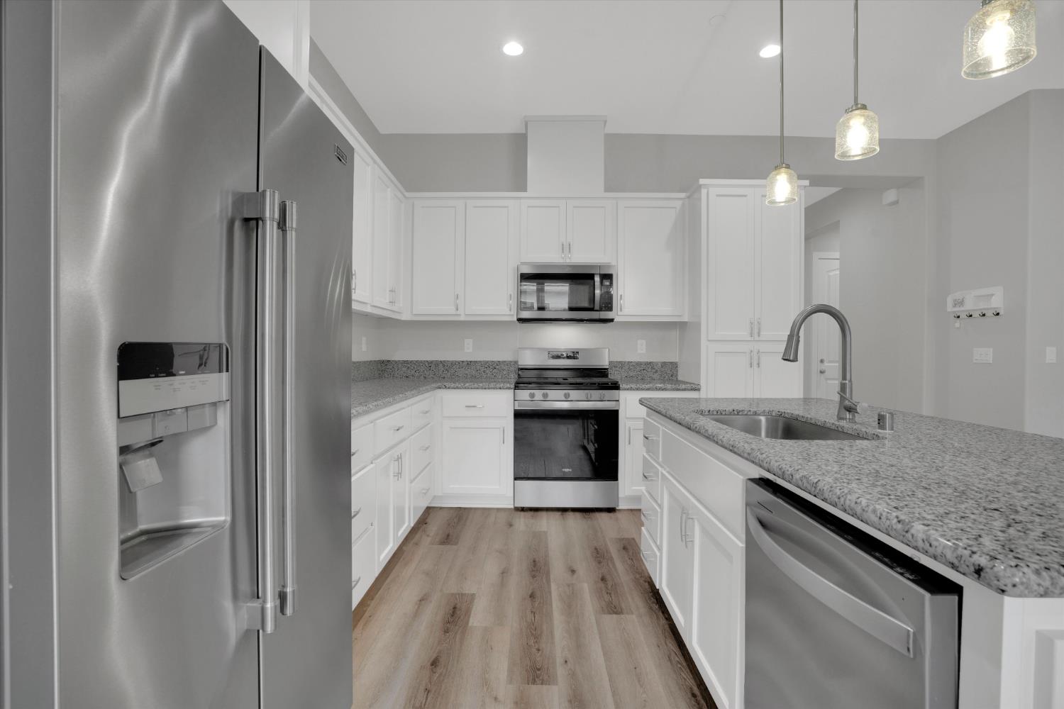 1039 Longview Dr, Oakdale, CA 95361