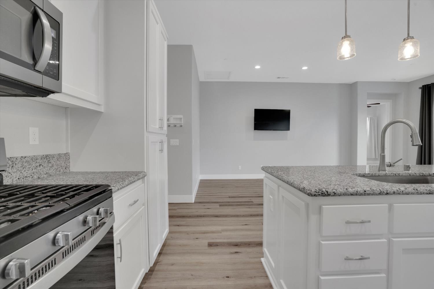 1039 Longview Dr, Oakdale, CA 95361