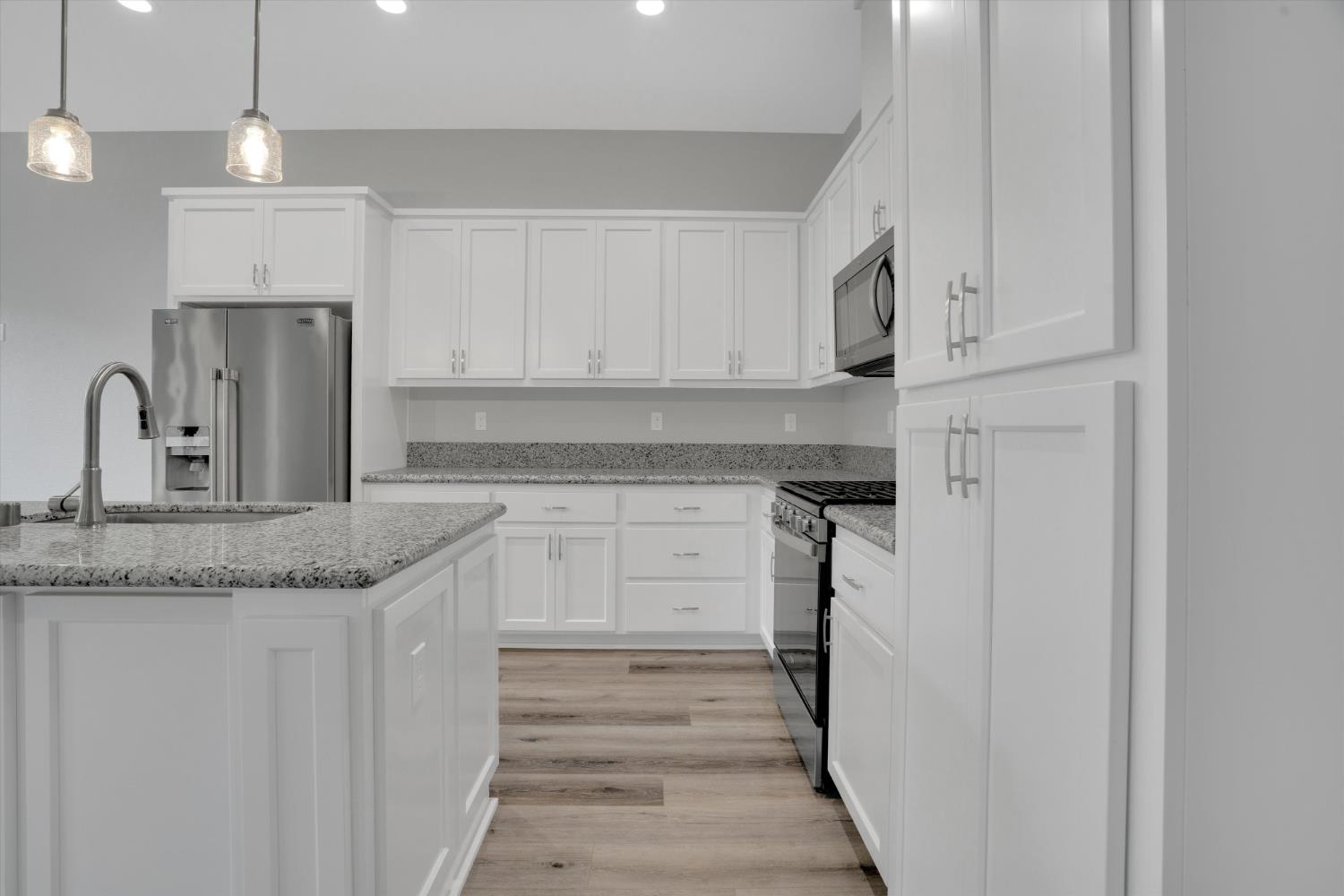 1039 Longview Dr, Oakdale, CA 95361