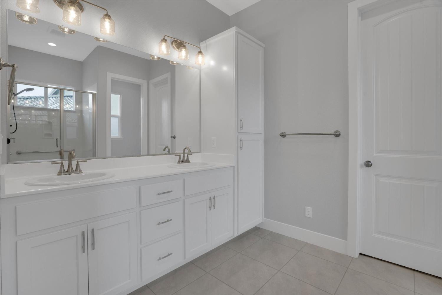 1039 Longview Dr, Oakdale, CA 95361
