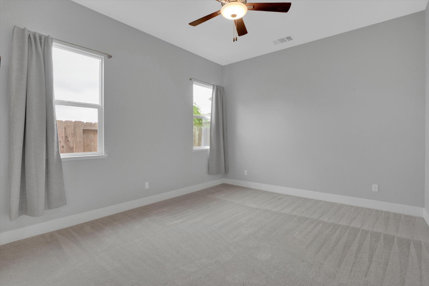 1039 Longview Dr, Oakdale, CA 95361