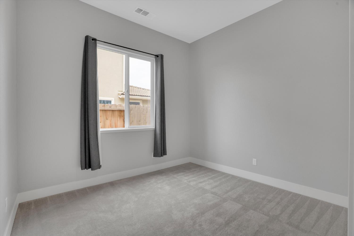 1039 Longview Dr, Oakdale, CA 95361