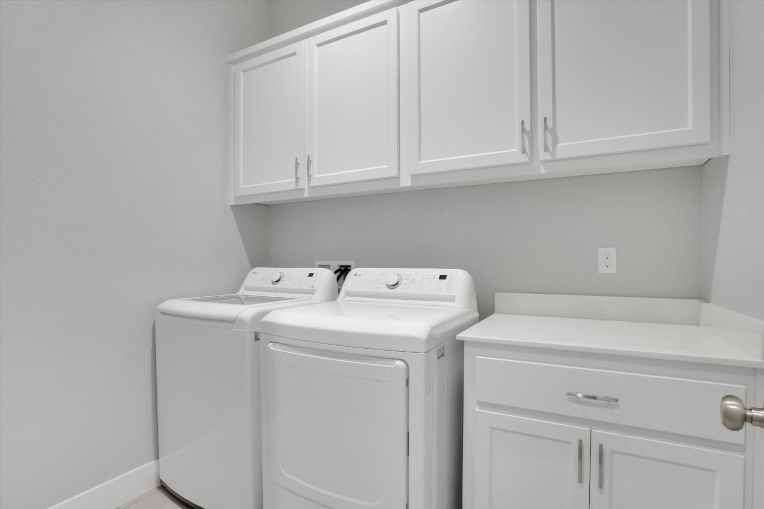 1039 Longview Dr, Oakdale, CA 95361