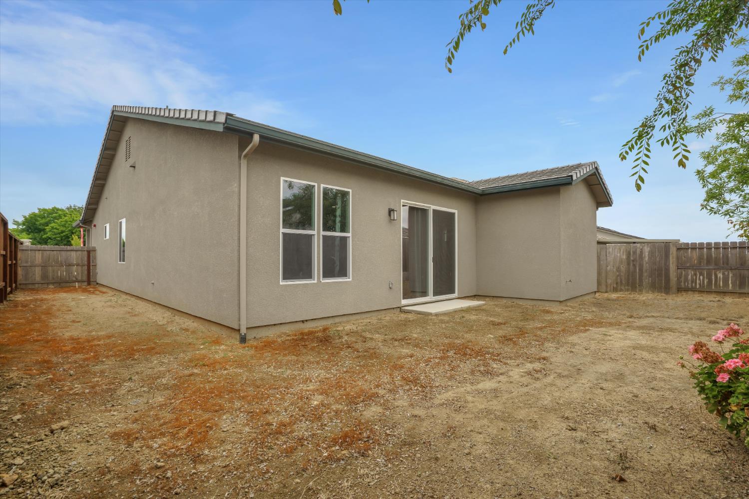 1039 Longview Dr, Oakdale, CA 95361