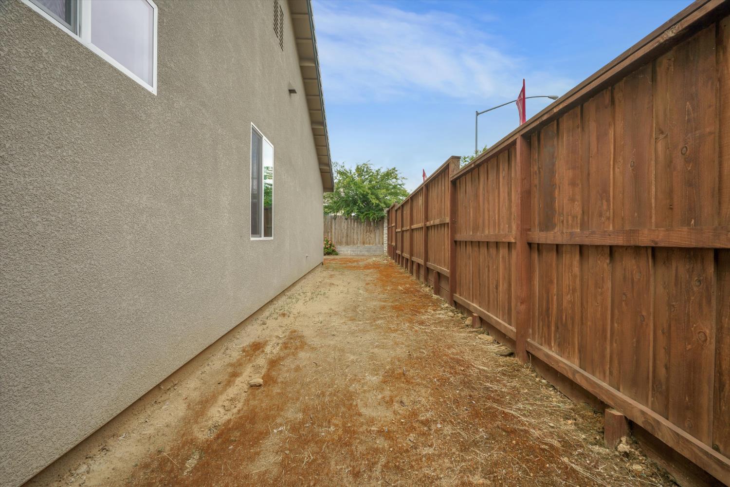 1039 Longview Dr, Oakdale, CA 95361