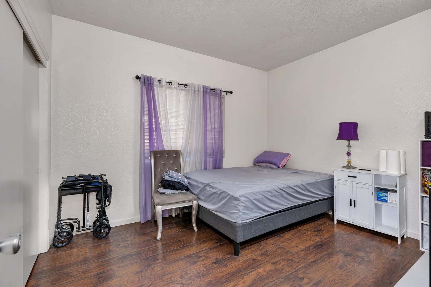 1700 San Simeone Way, Los Banos, CA 93635