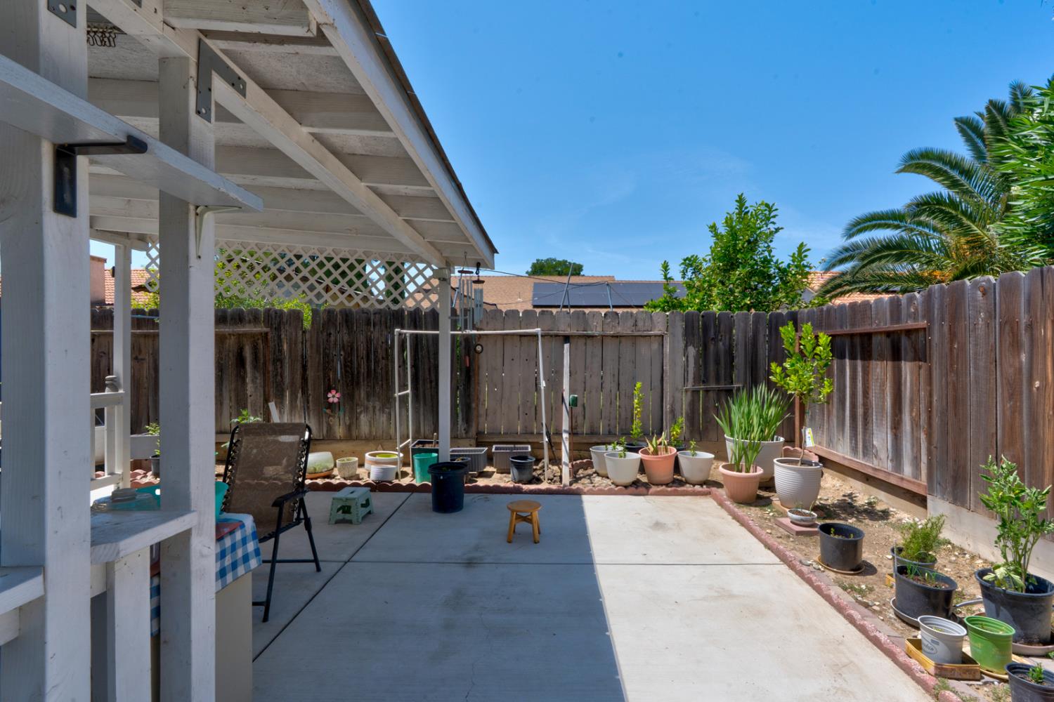 1700 San Simeone Way, Los Banos, CA 93635