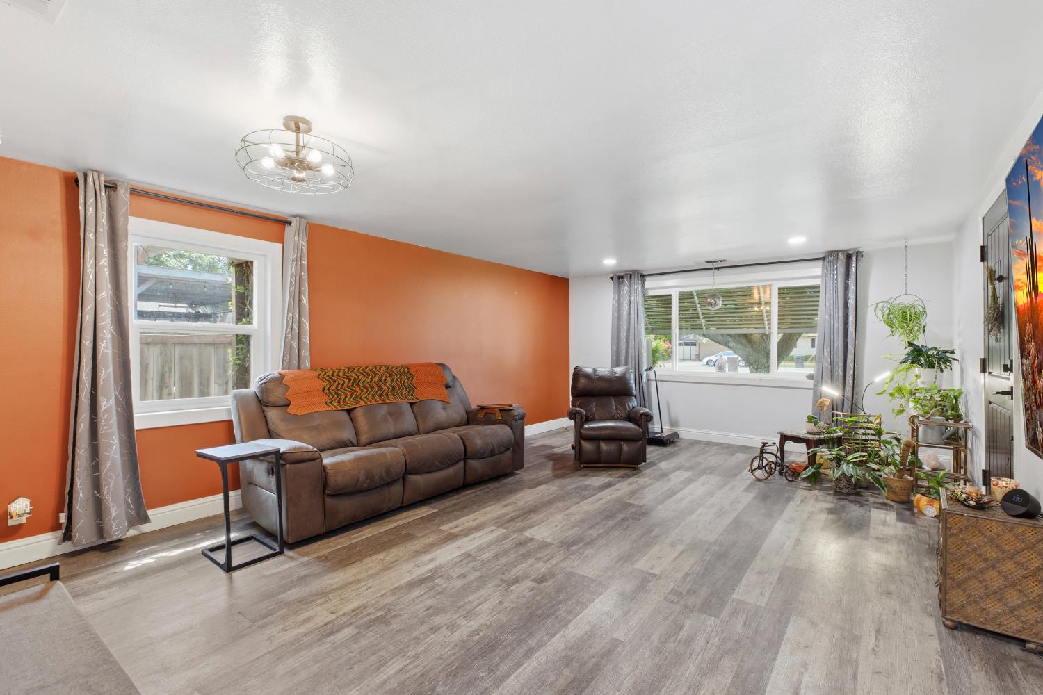 638 Orange Ave, Ripon, CA 95366