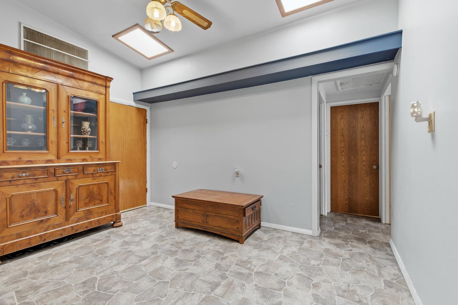 638 Orange Ave, Ripon, CA 95366