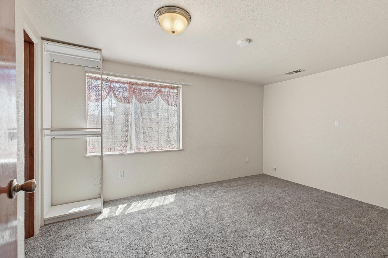 638 Orange Ave, Ripon, CA 95366