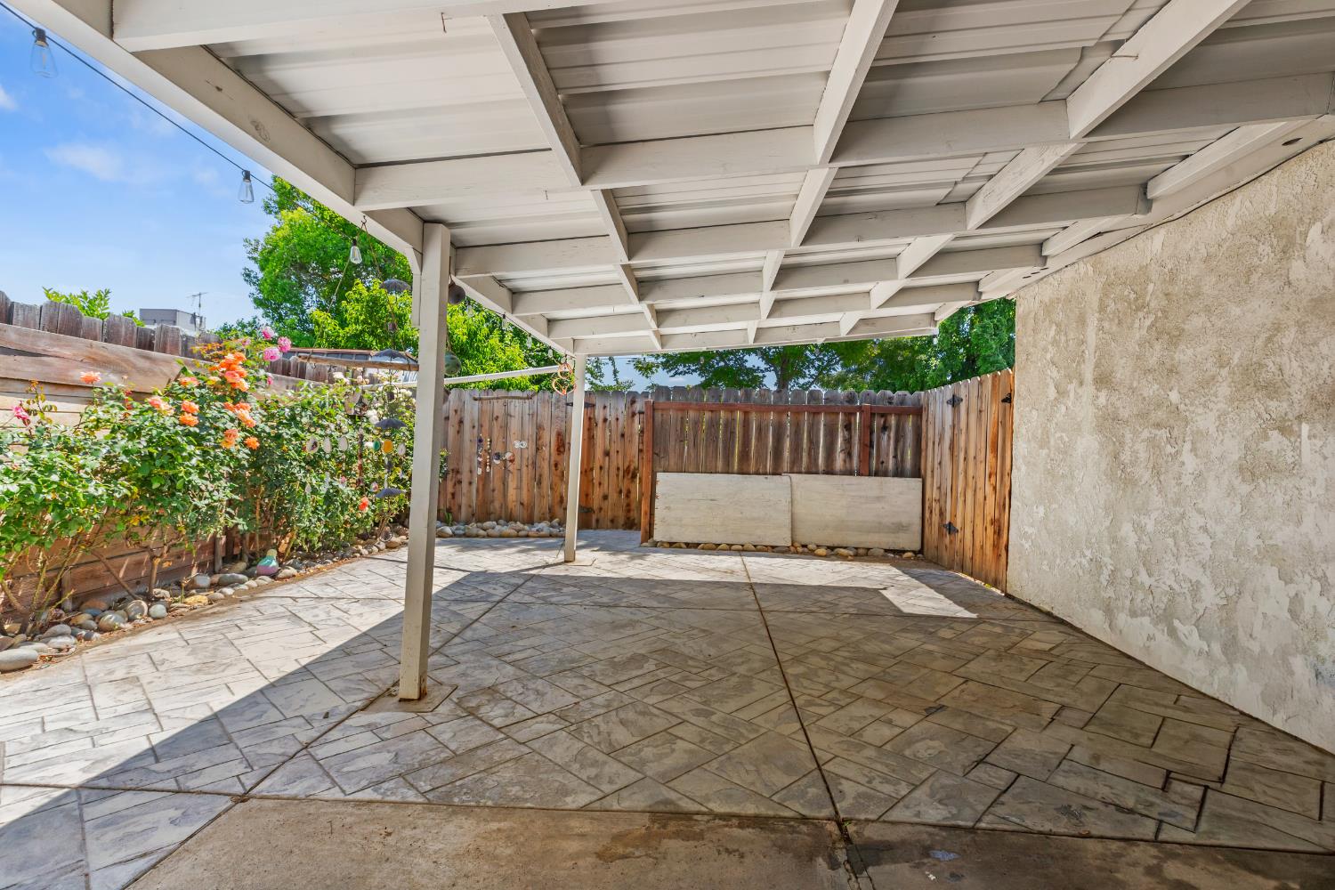 638 Orange Ave, Ripon, CA 95366
