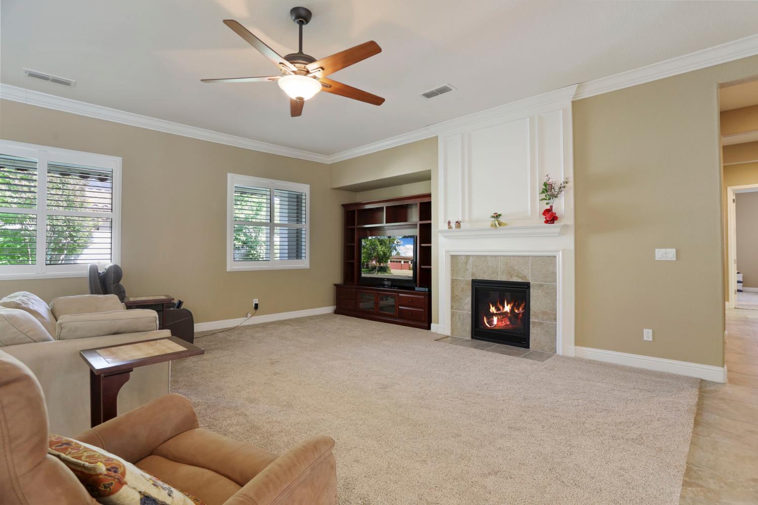 2424 Ashbridge Ln, Manteca, CA 95336