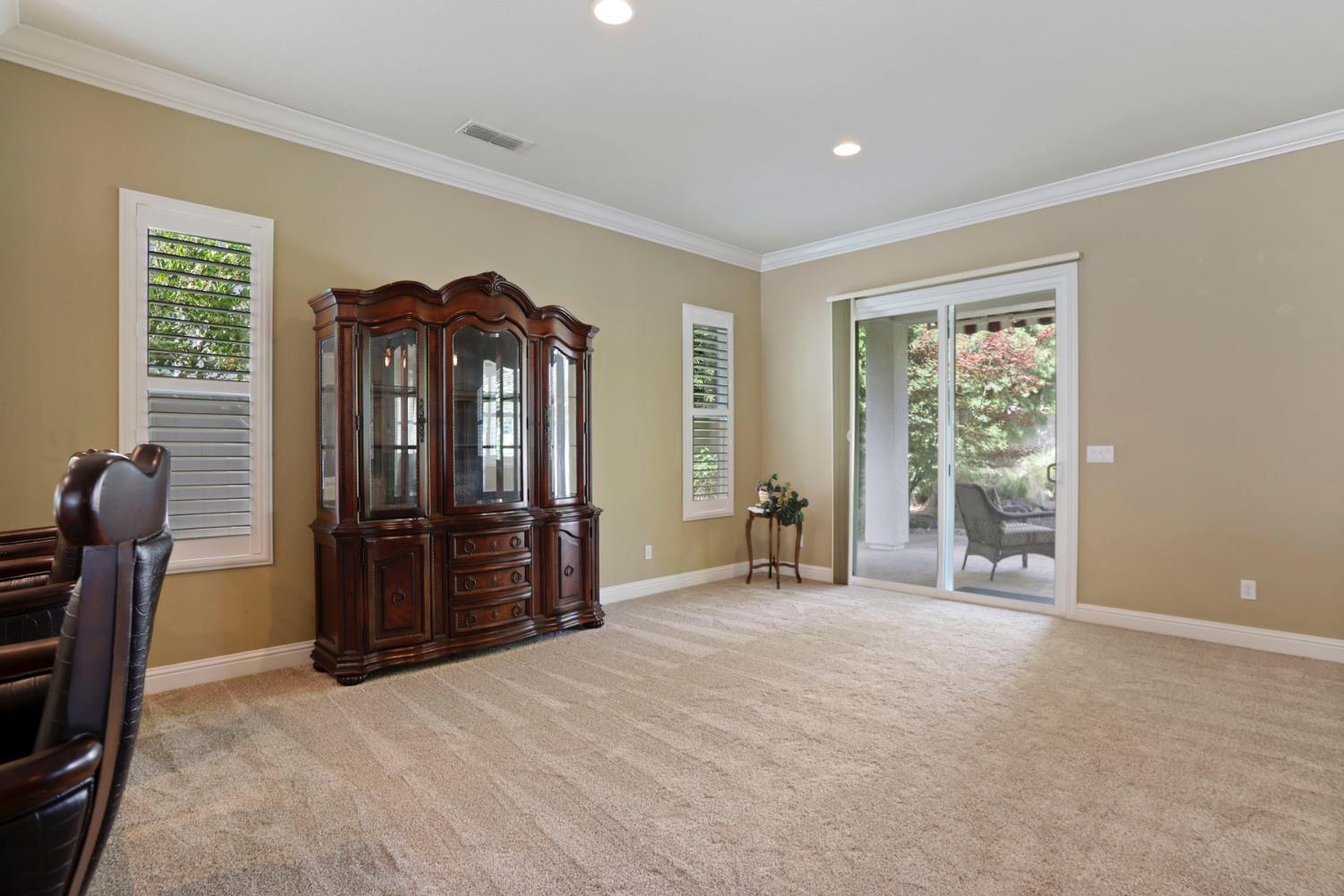 2424 Ashbridge Ln, Manteca, CA 95336
