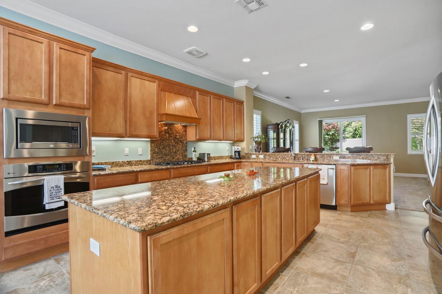 2424 Ashbridge Ln, Manteca, CA 95336