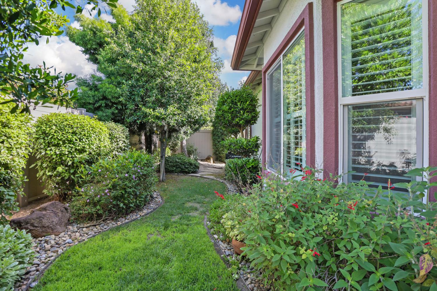 2424 Ashbridge Ln, Manteca, CA 95336