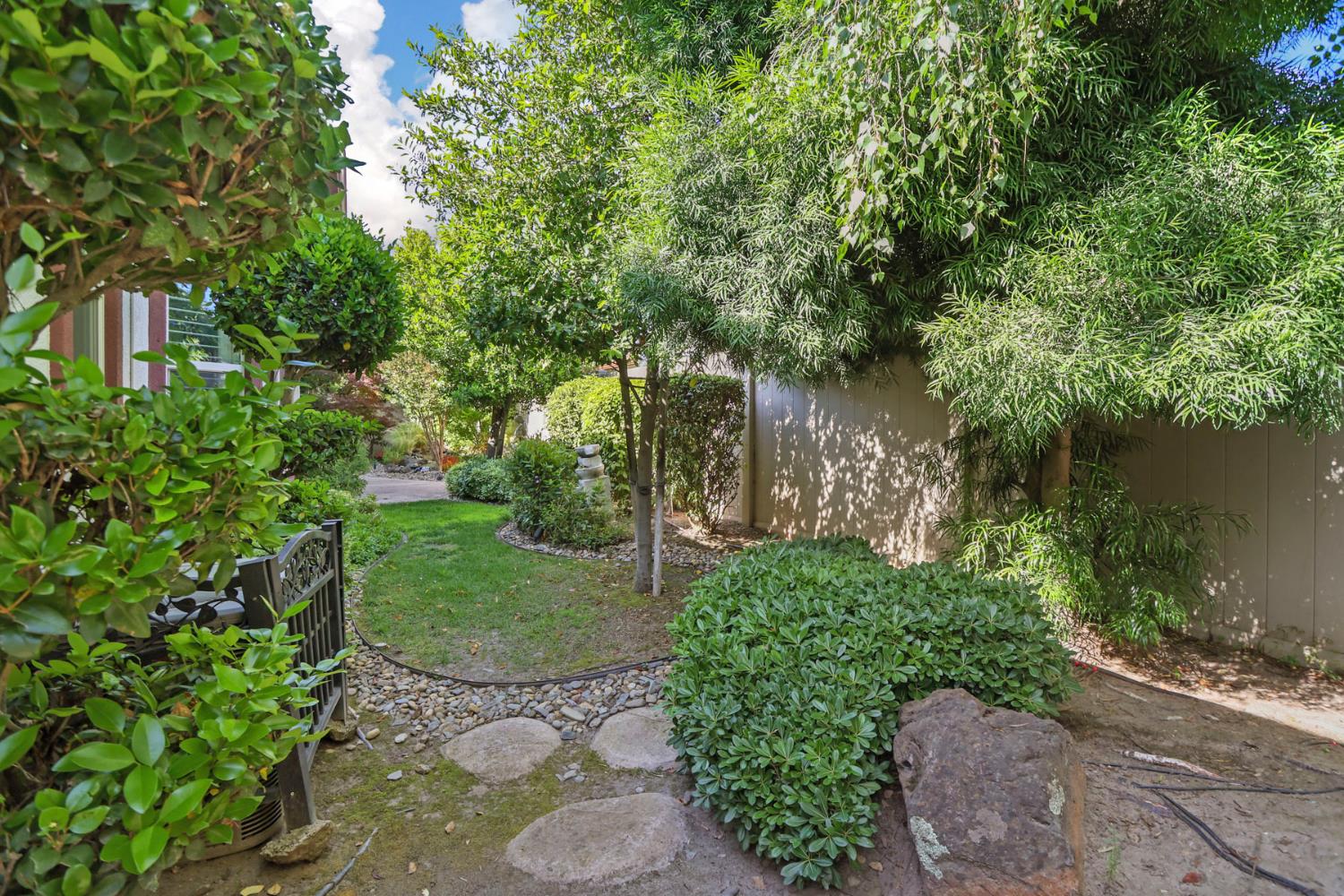 2424 Ashbridge Ln, Manteca, CA 95336