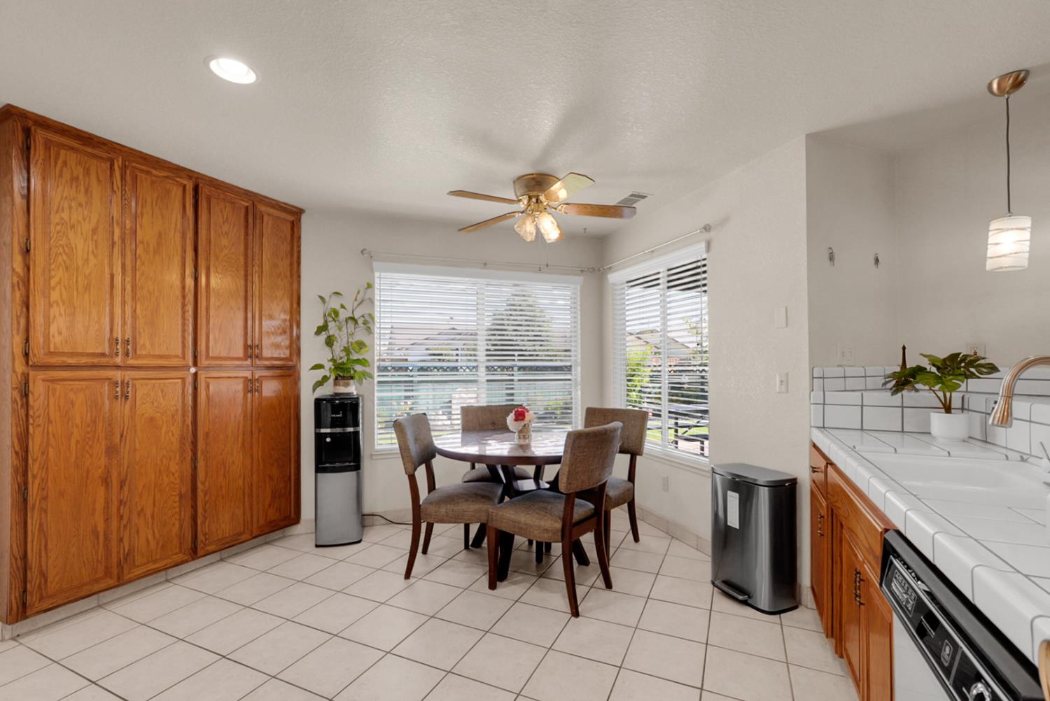 2195 Brigadoon Walk, Manteca, CA 95336