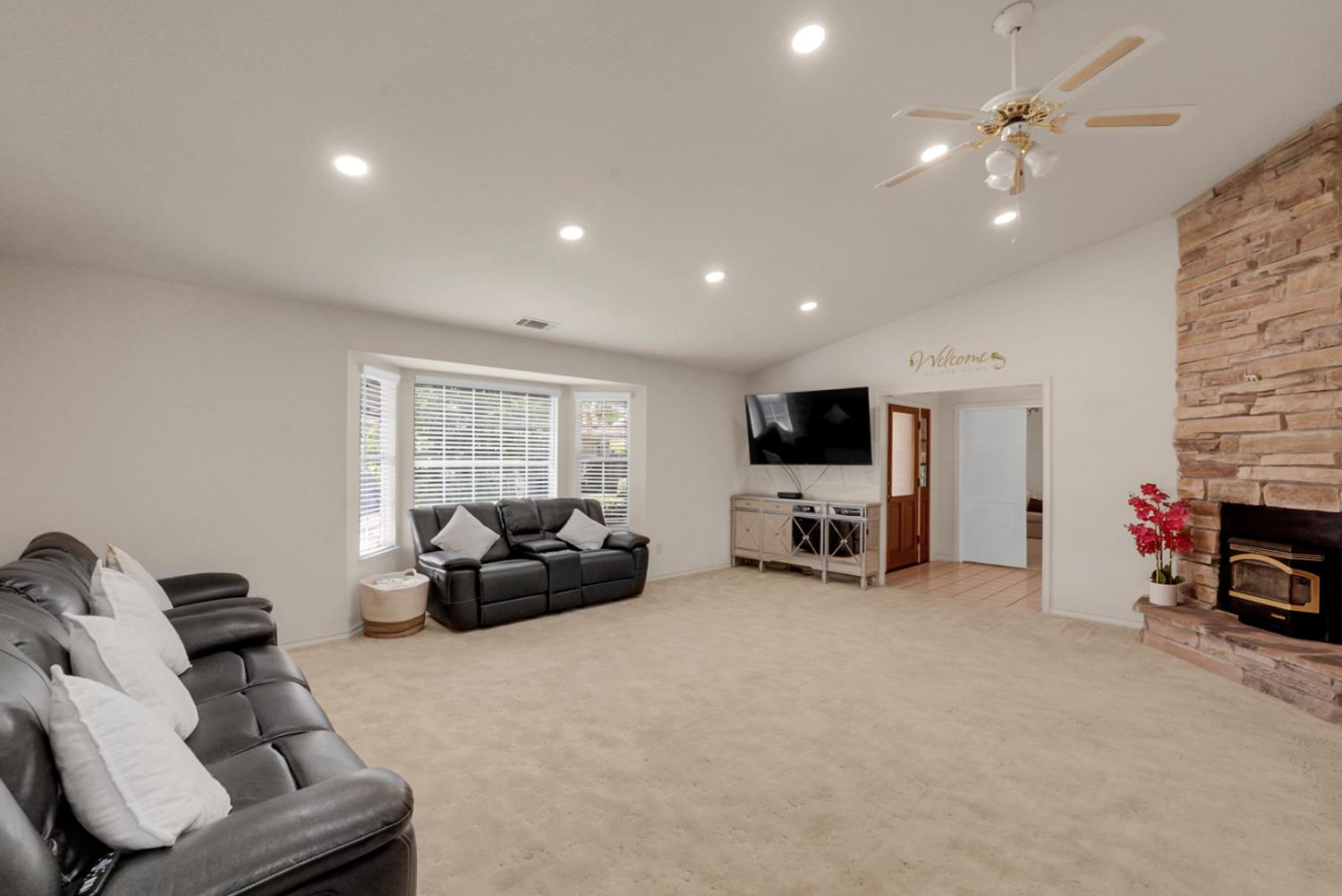 2195 Brigadoon Walk, Manteca, CA 95336