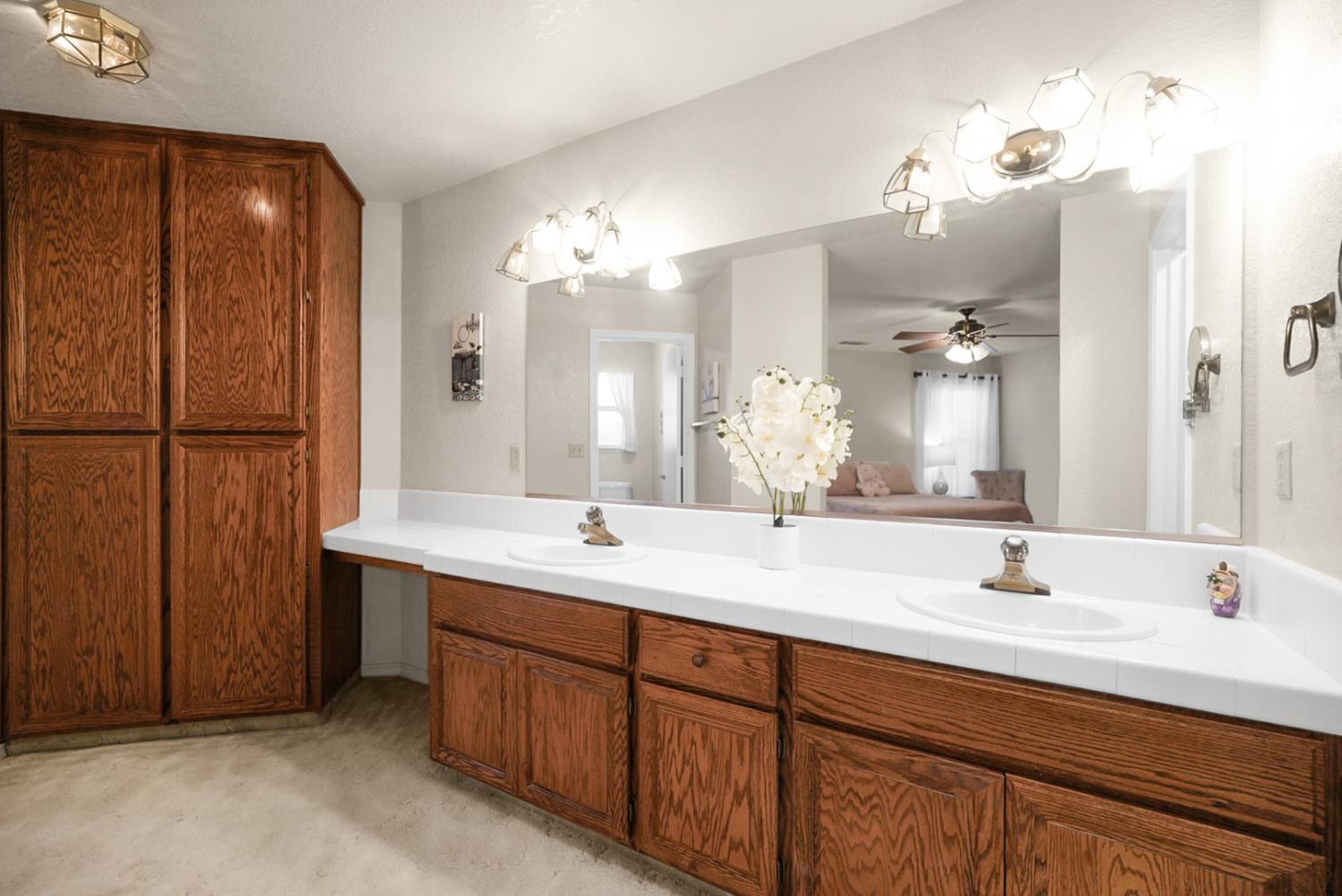 2195 Brigadoon Walk, Manteca, CA 95336