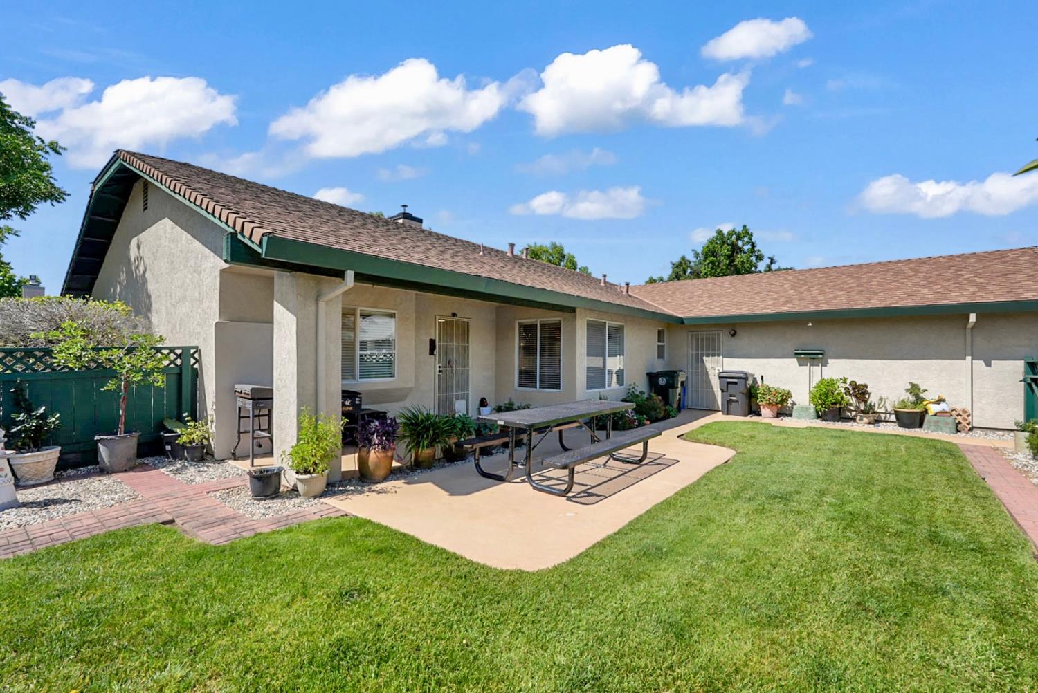 2195 Brigadoon Walk, Manteca, CA 95336