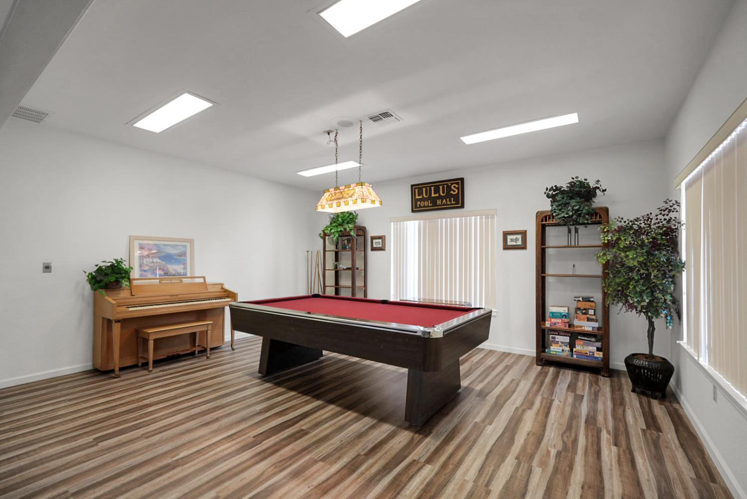 2195 Brigadoon Walk, Manteca, CA 95336