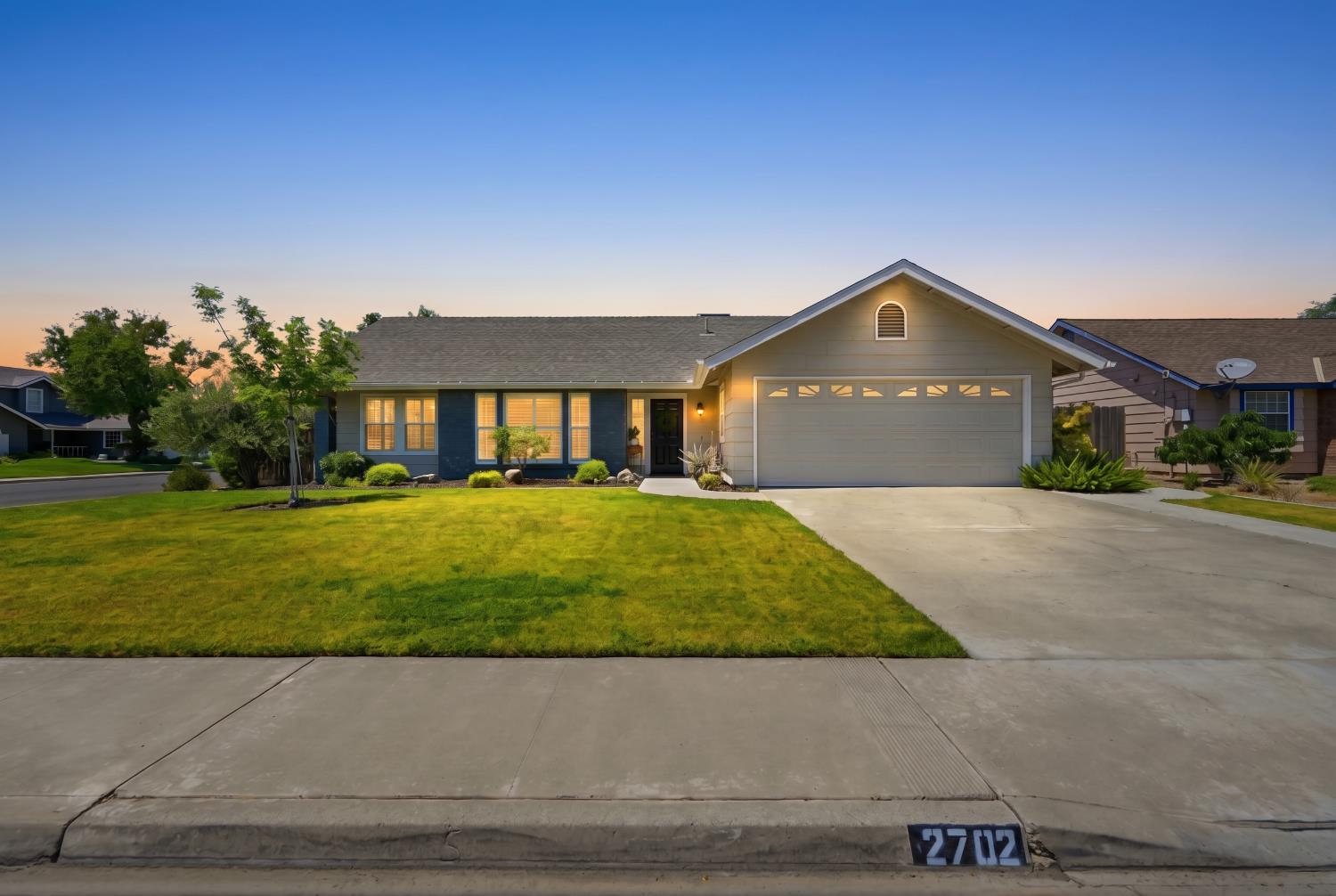 2702 Burl Ct, Hanford, CA 93230