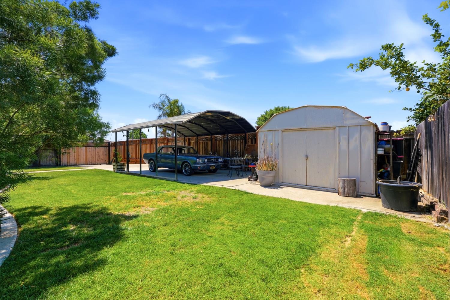 2702 Burl Ct, Hanford, CA 93230