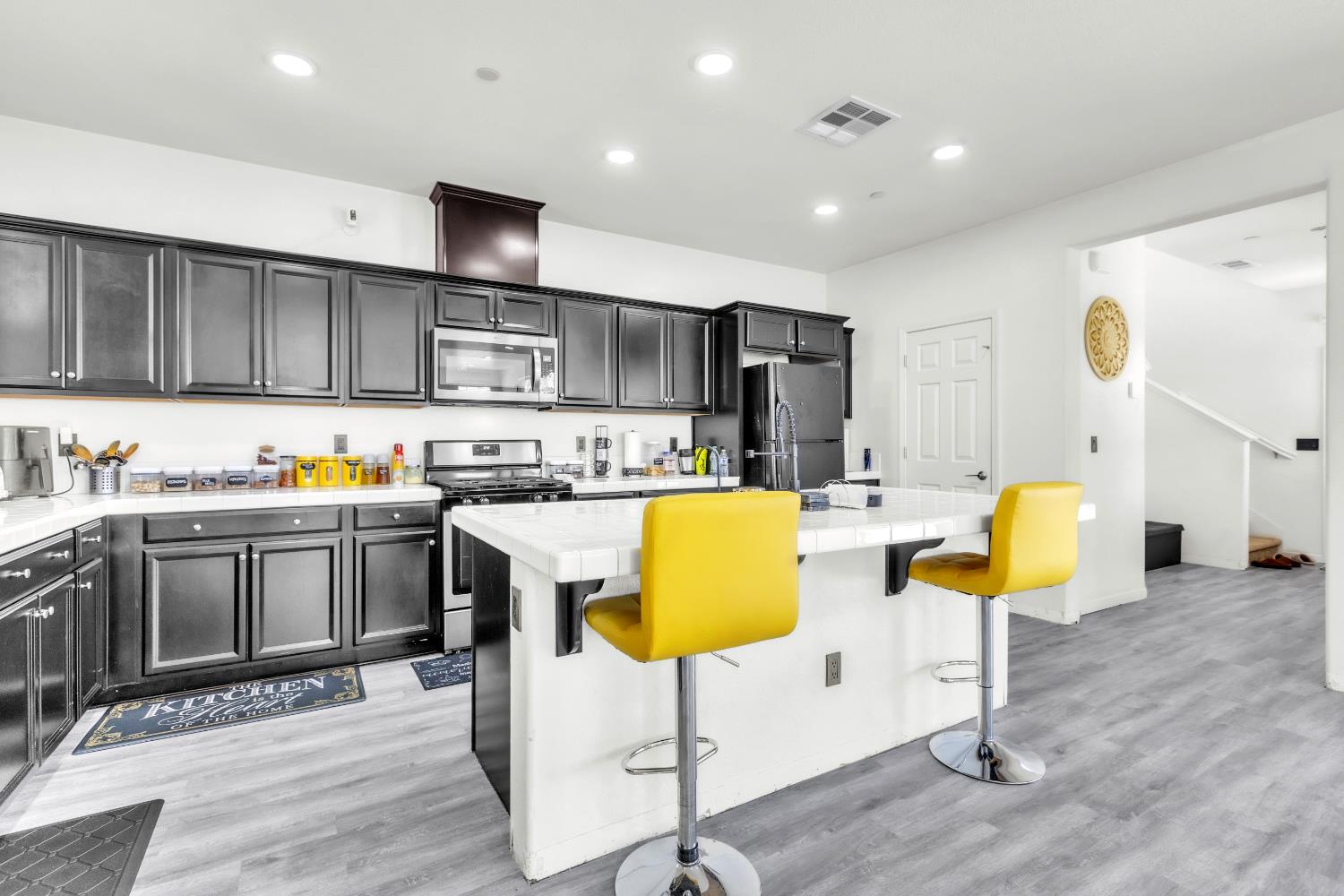 1807 W Woodward Ave, Manteca, CA 95337