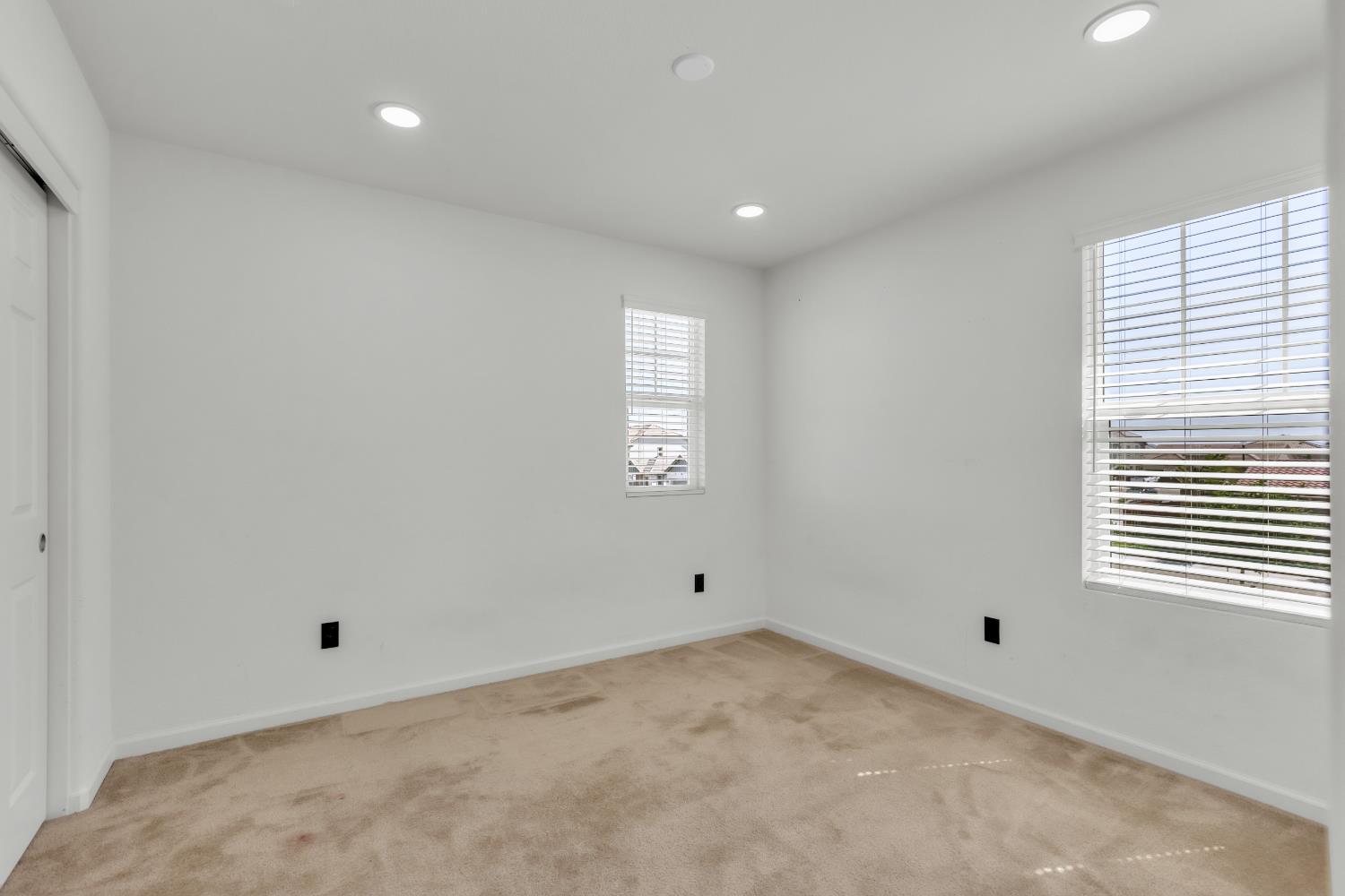 1807 W Woodward Ave, Manteca, CA 95337
