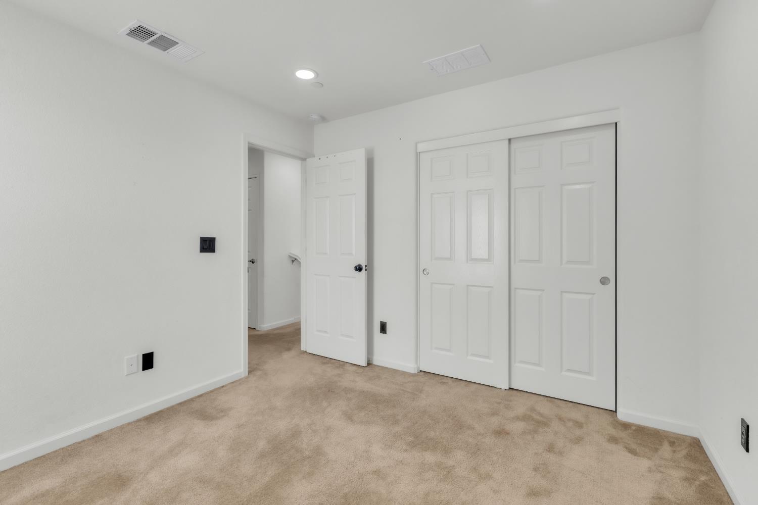 1807 W Woodward Ave, Manteca, CA 95337