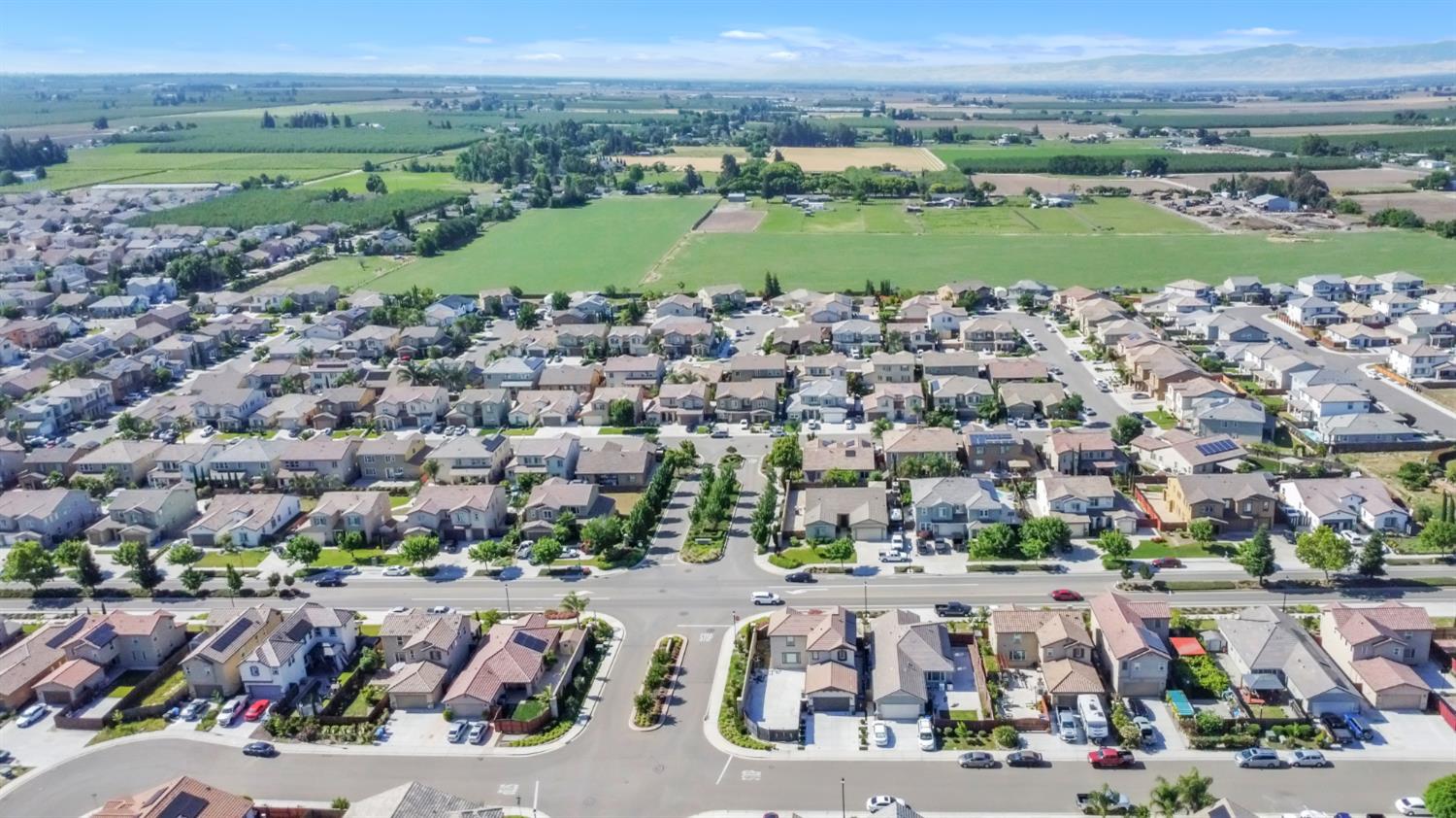 1807 W Woodward Ave, Manteca, CA 95337