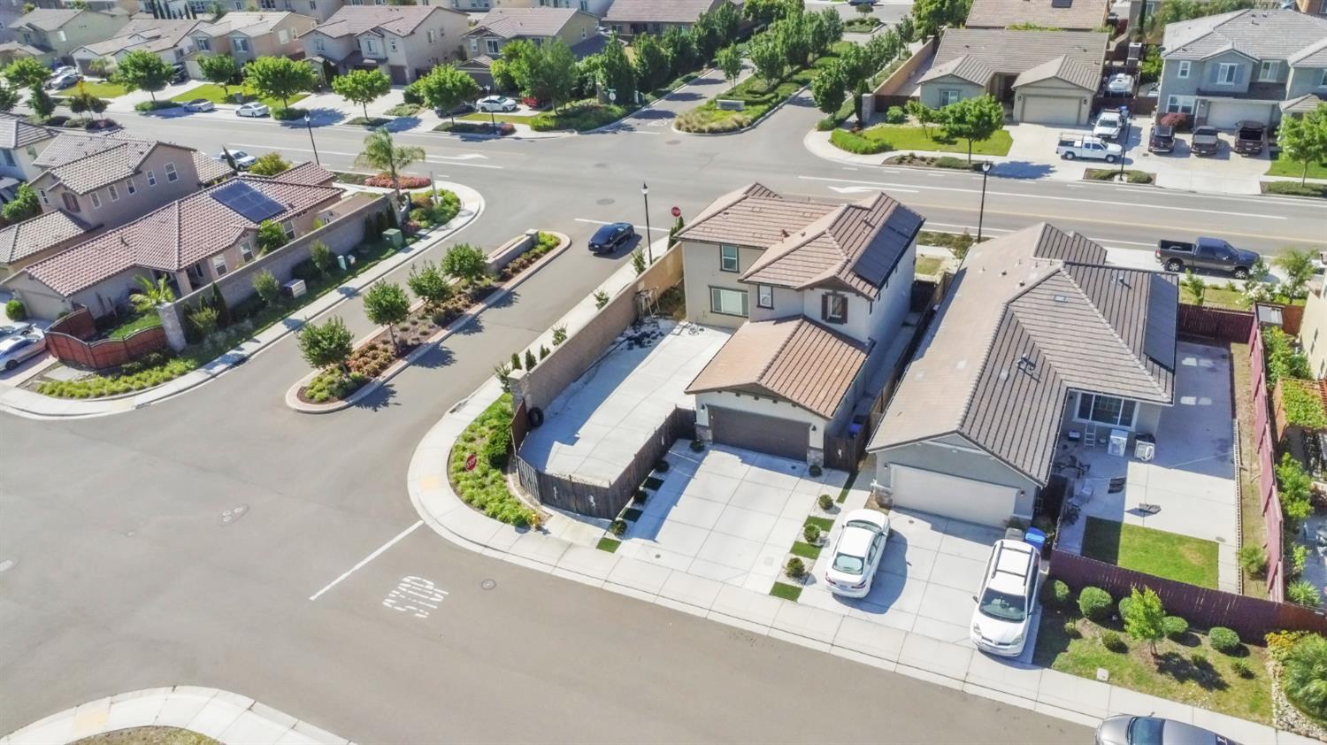 1807 W Woodward Ave, Manteca, CA 95337
