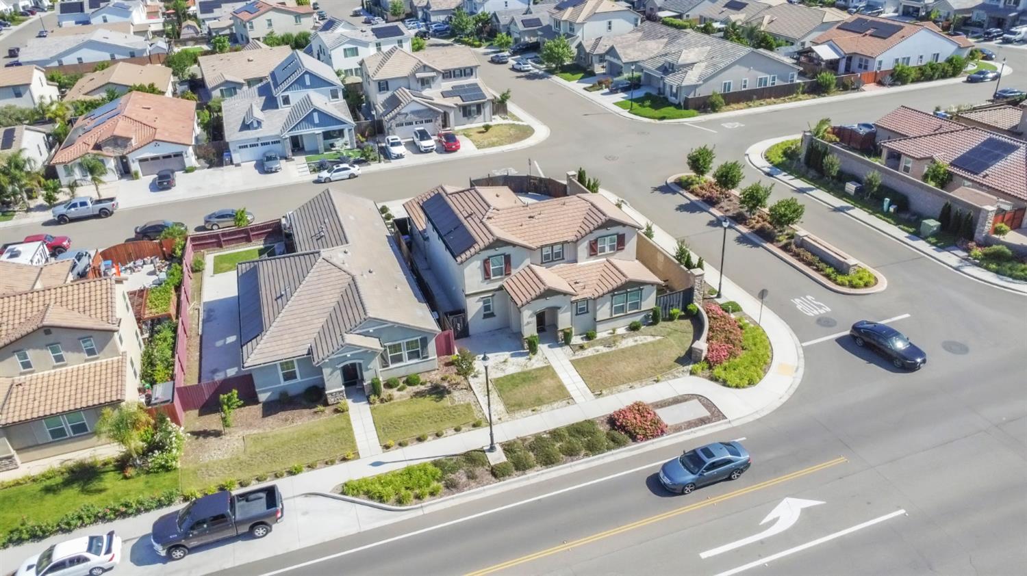 1807 W Woodward Ave, Manteca, CA 95337