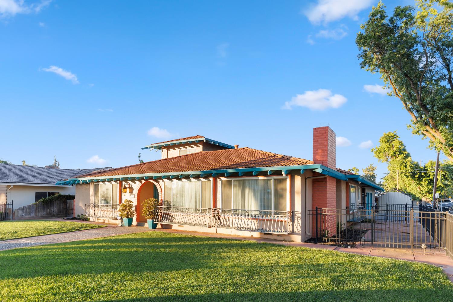 201 N 7th St, Patterson, CA 95363