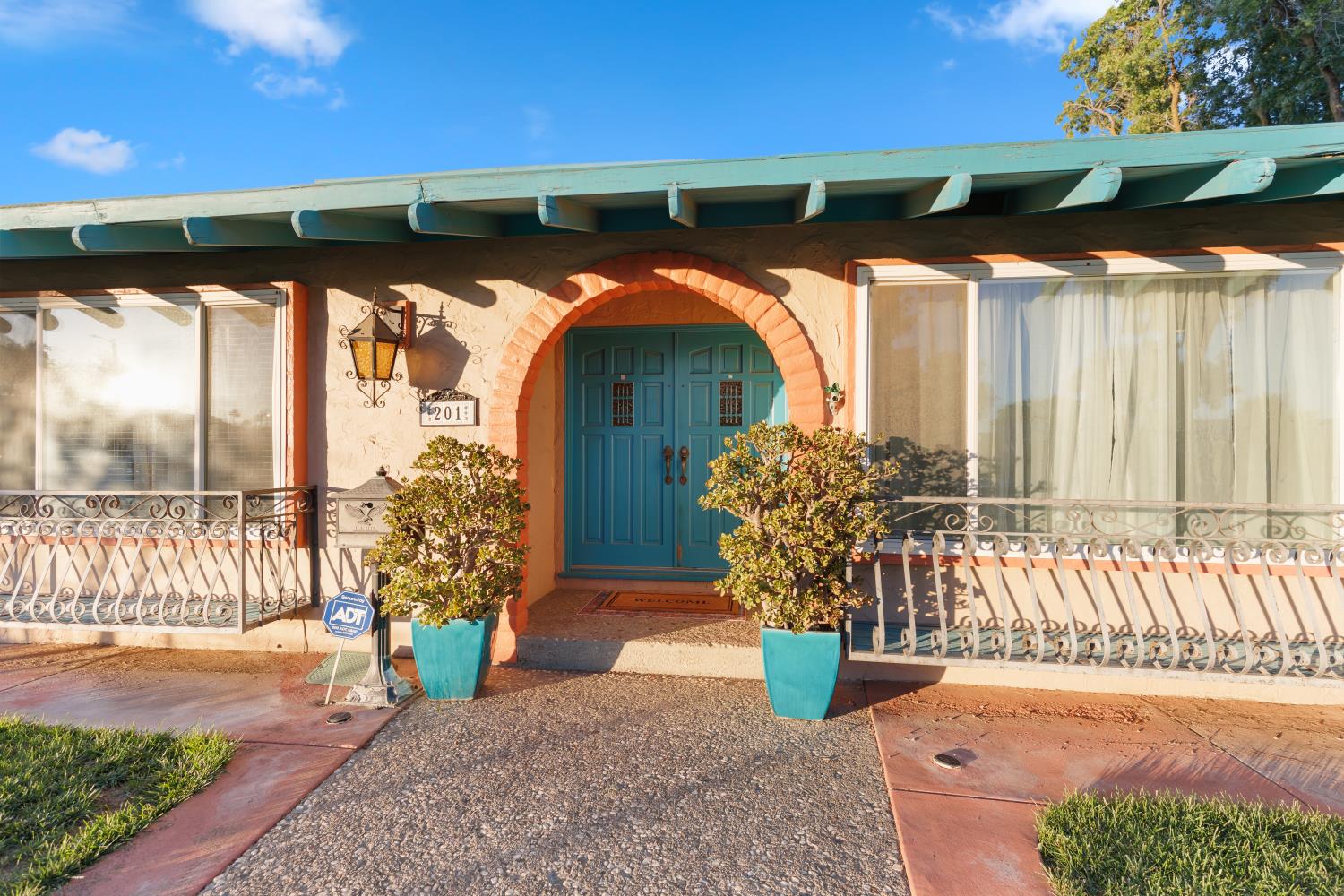 201 N 7th St, Patterson, CA 95363